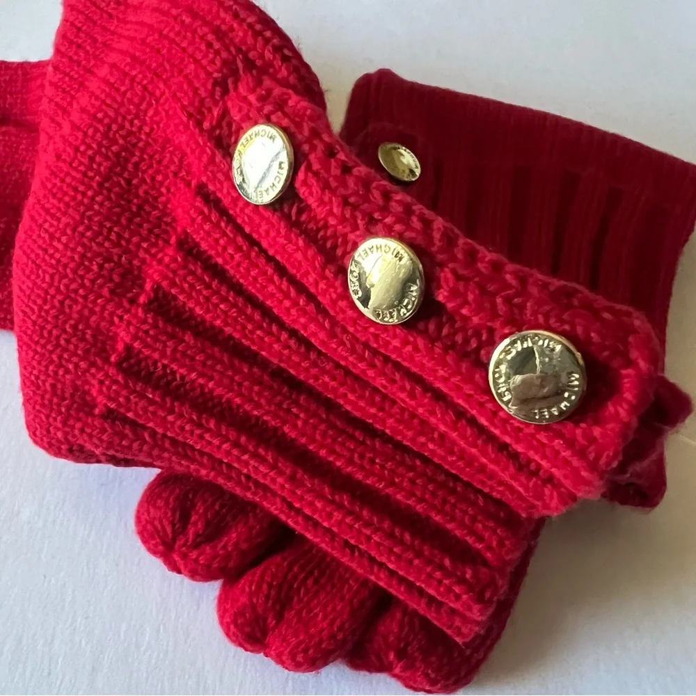 MICHAEL MICHAEL KORS WOMENS KNIT GLOVES WITH GOLD BUTTON DETAIL RED OS NWT
